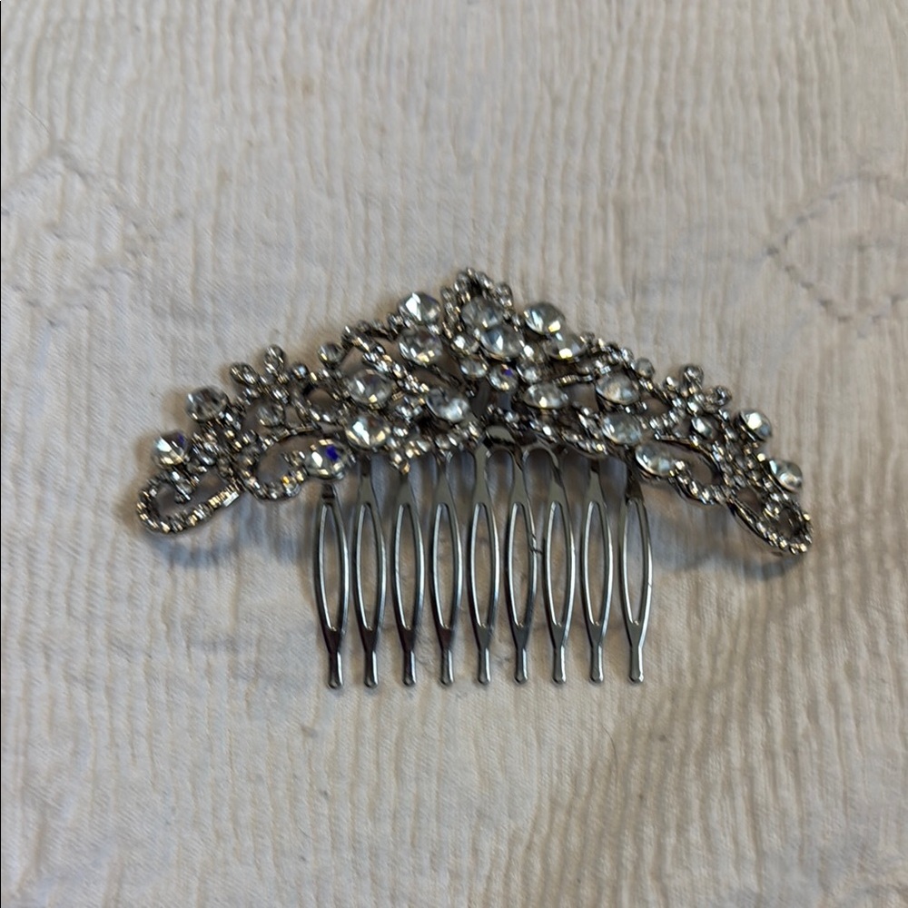 Elegant Silver Hair Comb